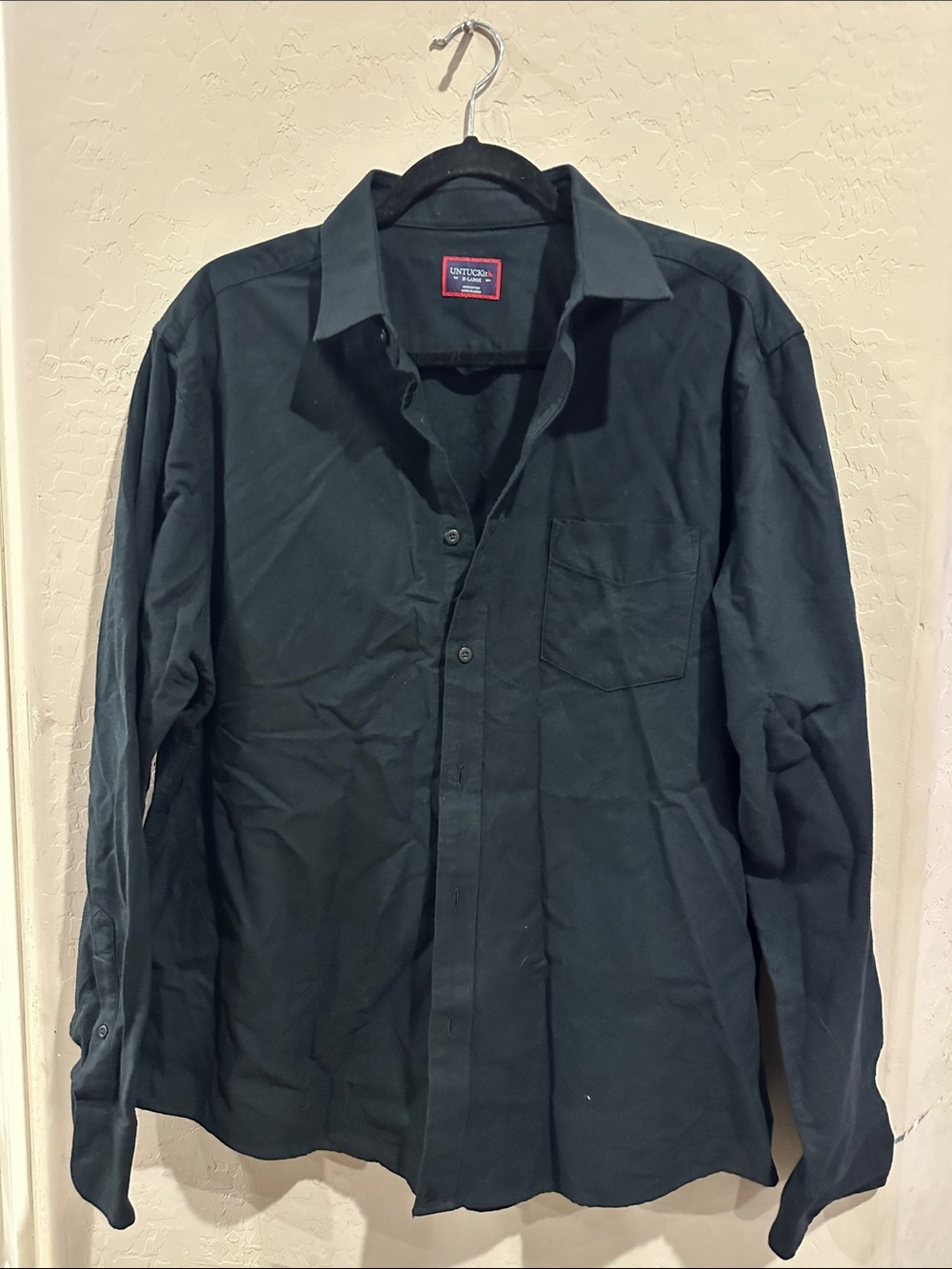 UNTUCKit Black Long-Sleeve Casual Button-Down Shirt